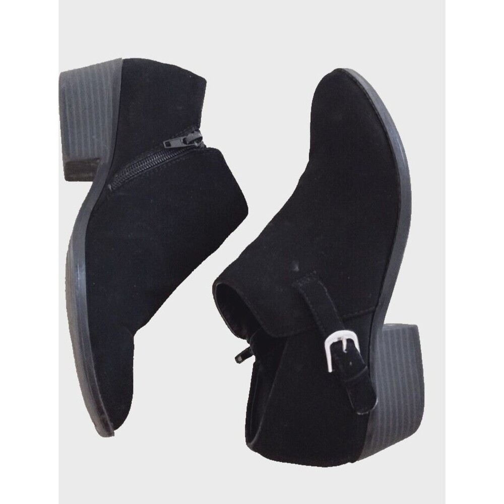 ME TOO  Suede Ankle Black Booties Zip closure size 7.5 M